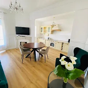  Apartment Le Nid Blanc Centre France