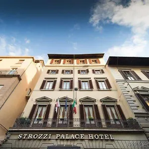 **** Hotel Strozzi Palace Italia